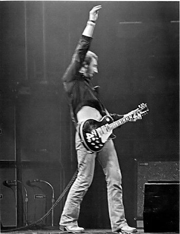 File:Pete Townshend Windmill-(jha).jpg