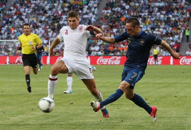 File:Steven Gerrard - Franck Rib&eacute;ry 20120611.jpg