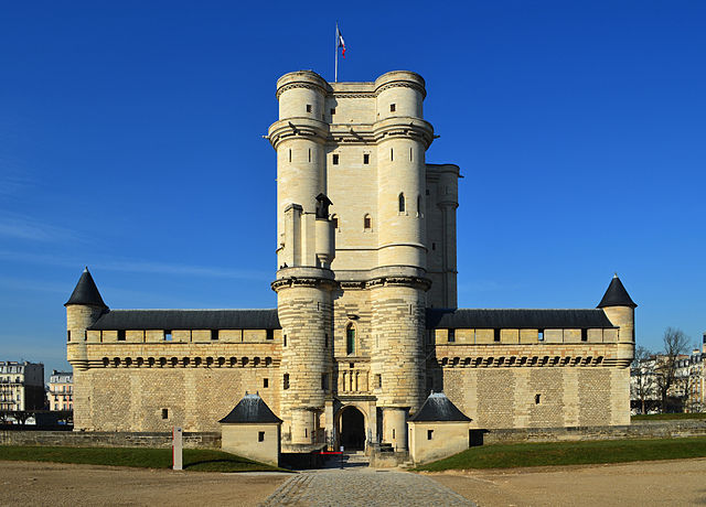 File:Vincennes - Chateau 02.jpg