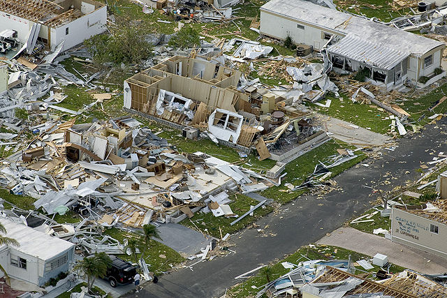 File:Effects of Hurricane Charley from FEMA Photo Library 7.jpg