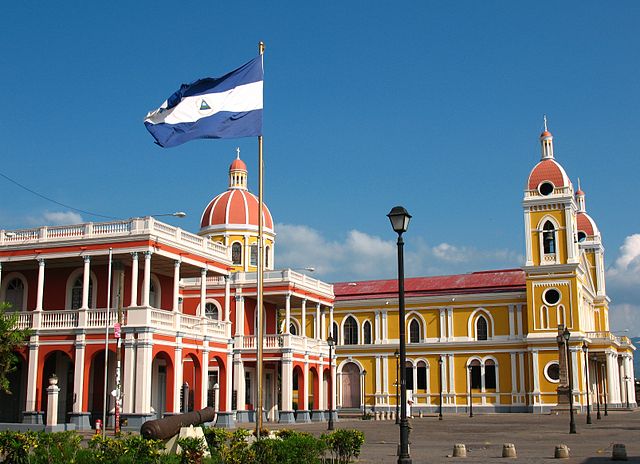 File:06.Plaza de la Independencia de Granada.JPG