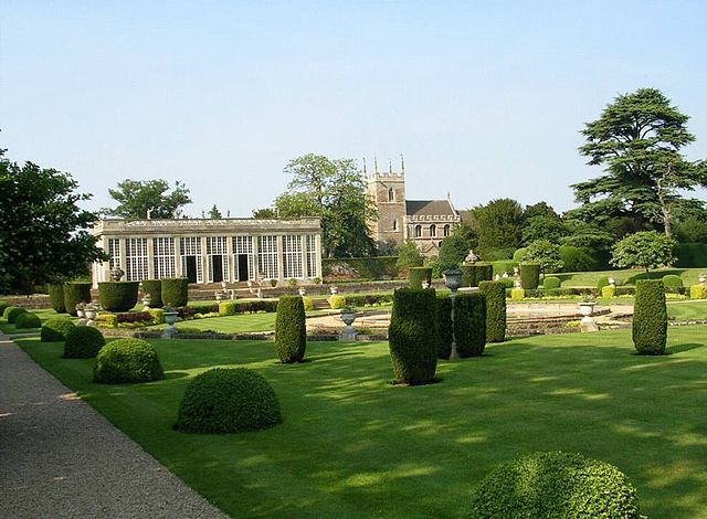 File:Belton Garden.jpg