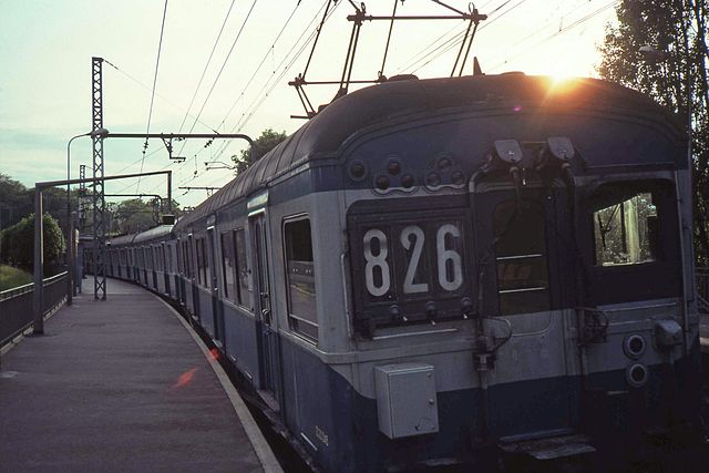 File:Ligne de Sceaux motrice Z23000.jpg