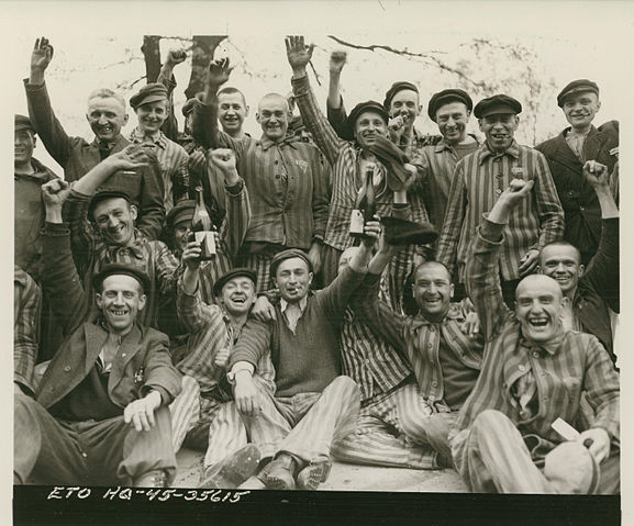 File:Toasting Polish Dachau.jpg