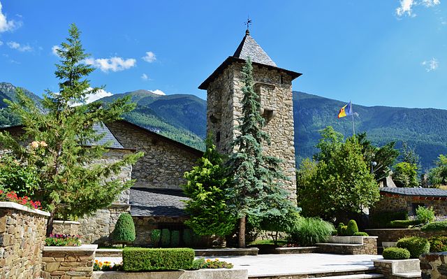 File:Casa de la Vall - 18.jpg