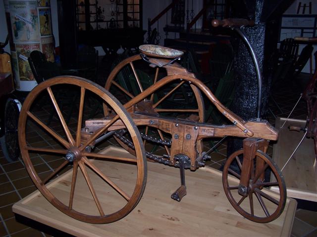 File:TricycleAntique.jpg