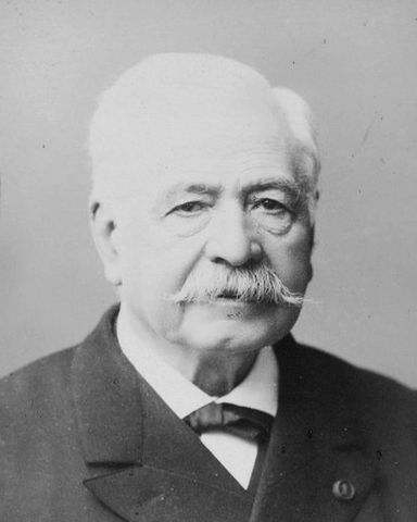 File:Ferdinand de Lesseps by Nadar.jpg