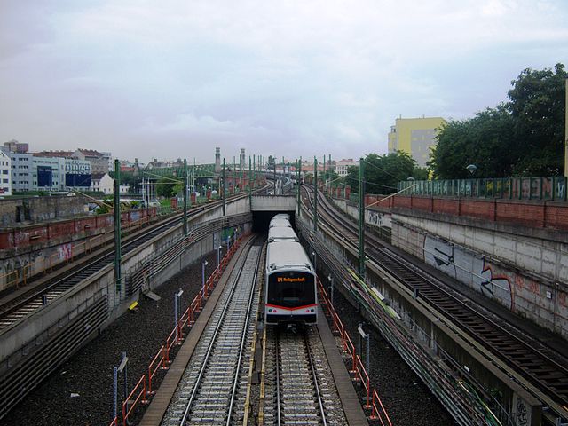 File:L&auml;ngenfeldgasse 3.JPG