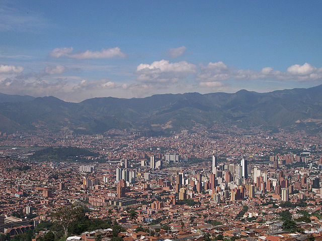 File:Panoramica de Medellin-Colombia.jpg