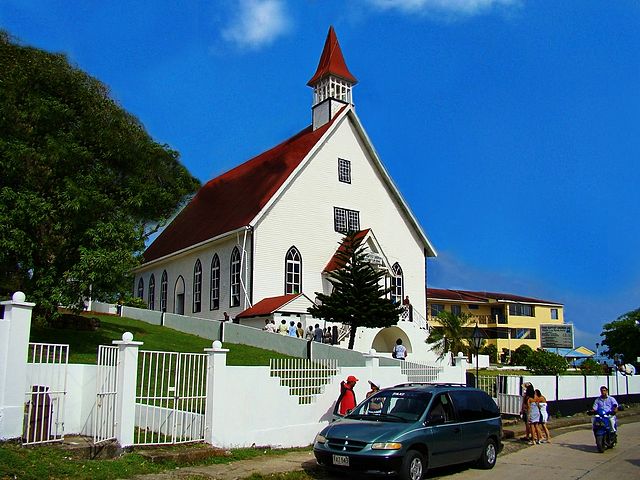 File:La iglesia de San Luis en las islas de San Andres Colombia retouched.jpg