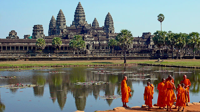 File:Buddhist monks in front of the Angkor Wat.jpg
