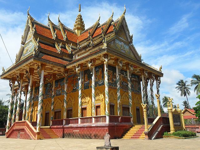 File:Buddhist temple..JPG