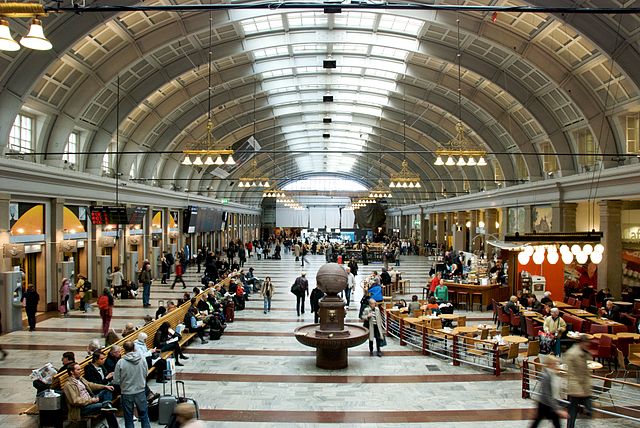 File:Hall, Stockholm Central Station.jpg