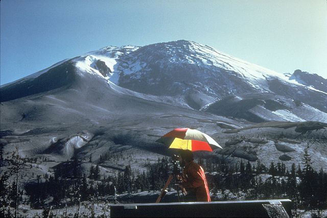 File:MSH80 bulge on north side 04-27-80.jpg