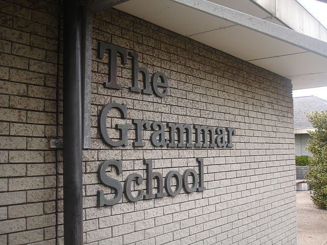 File:Guernsey Grammar School.jpg