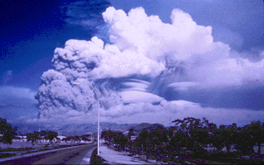 File:VulcanoPinatuboJune1991.gif