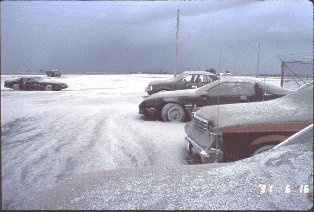 File:Ashfall from Pinatubo, 1991.jpg