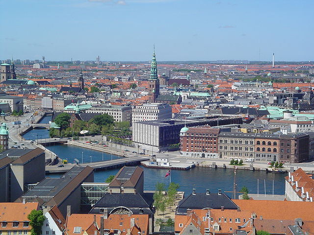 File:Vor Frelsers Kirke-view10.jpg