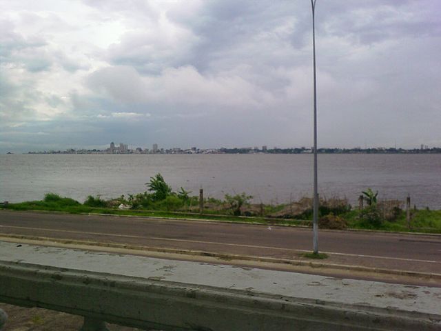 File:Kindepuisbrazza.jpg