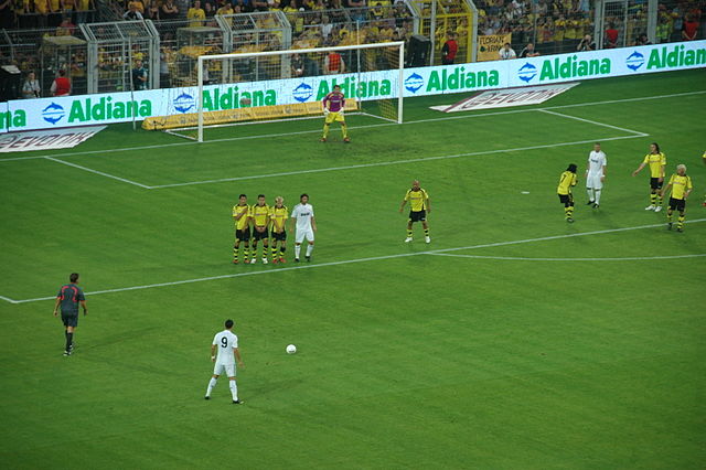File:2009-8-19 BVB vs Real Ronaldo Freekick.JPG