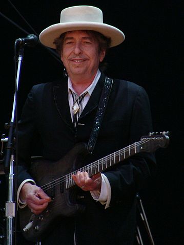 File:Bob Dylan - Azkena Rock Festival 2010 1.jpg