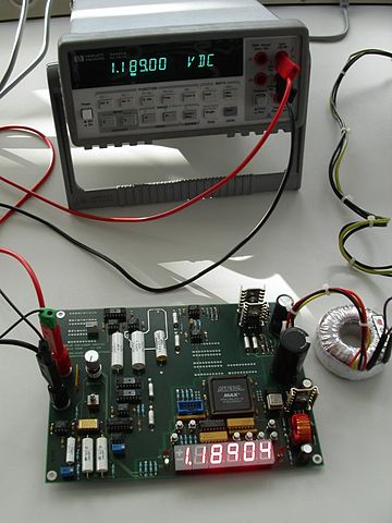 File:Voltmeter.jpg