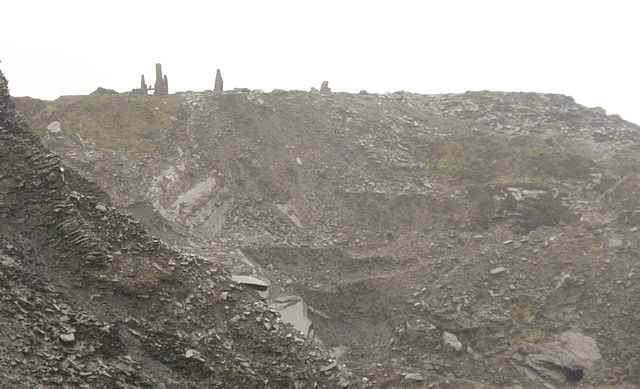 File:Diphwys mill above Maenofferen quarry.jpg