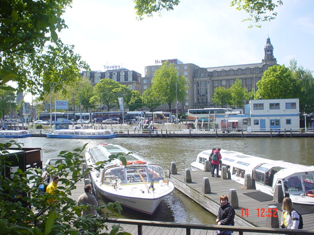 File:Canalbus.jpg