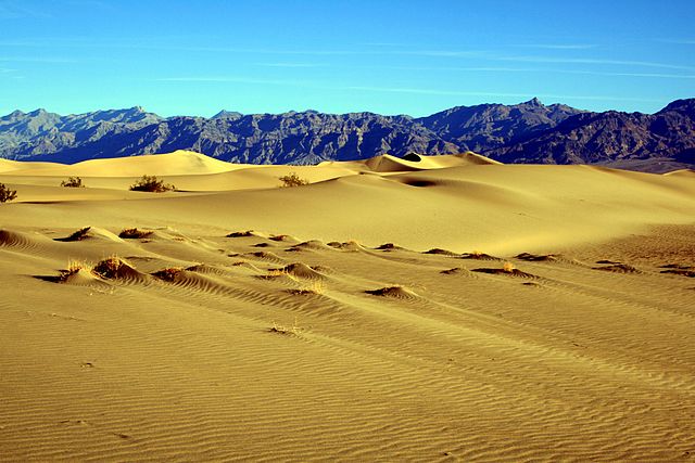 File:Send dunes in death valley national park.jpg