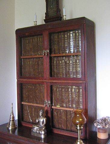 File:Tipitaka1.jpg
