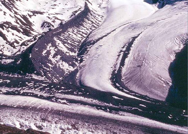 File:Glacier.zermatt.arp.750pix.jpg