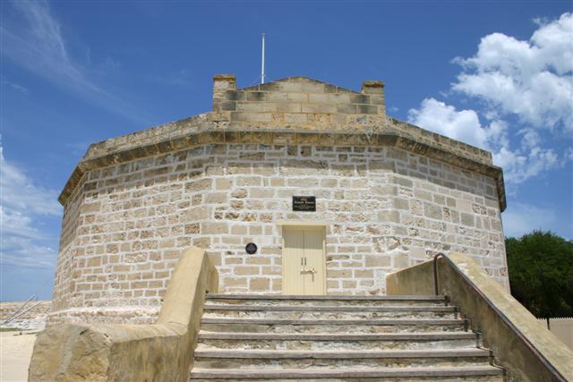File:Fremantle-RoudHouse.jpg