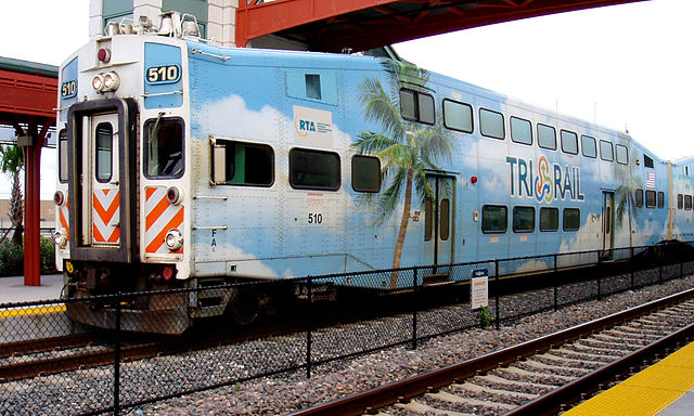 File:Tri-Rail at Delray Beach Station.jpg