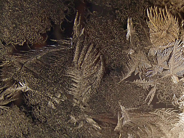 File:Ice crystals.jpg