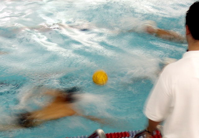 File:Water polo swimoff.jpg