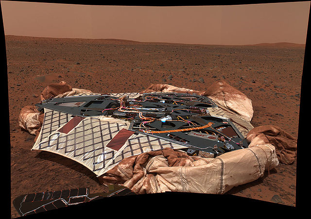 File:MER Spirit Lander Pan Sol16-A18R1 br2.jpg