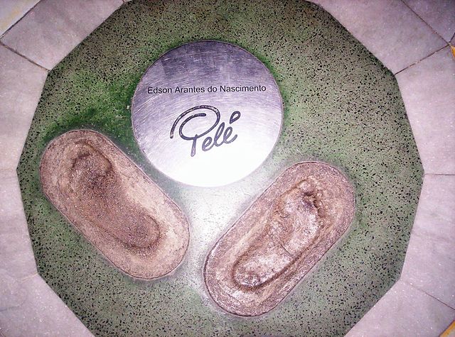 File:Huellas de Pelé.jpg