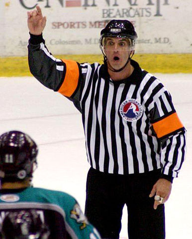 File:Referee hockey ahl 2004.jpg