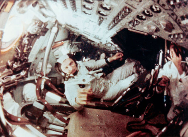 File:Ap8-S68-56531.jpg