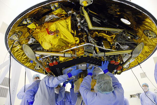 File:Phoenix Mars Lander.jpg