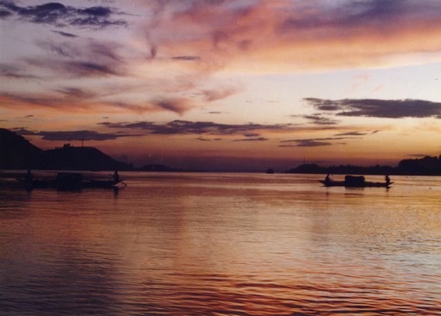 File:Homeward bound.jpg