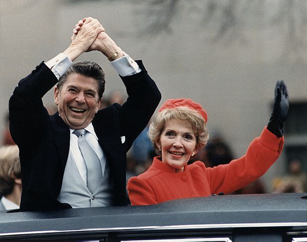File:The Reagans waving from the limousine during the Inaugural Parade 1981.jpg