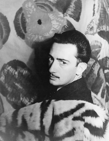 File:Salvador Dal&iacute; 1939.jpg