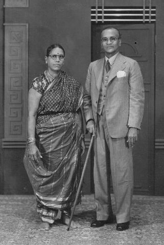 File:Tamil brahmin couple circa 1945.jpg
