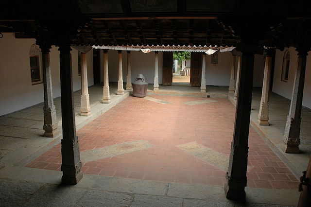 File:Tamil house inside view.jpg