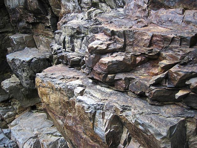 File:DirkvdM rocks.jpg