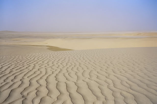 File:Desert Qatar.JPG