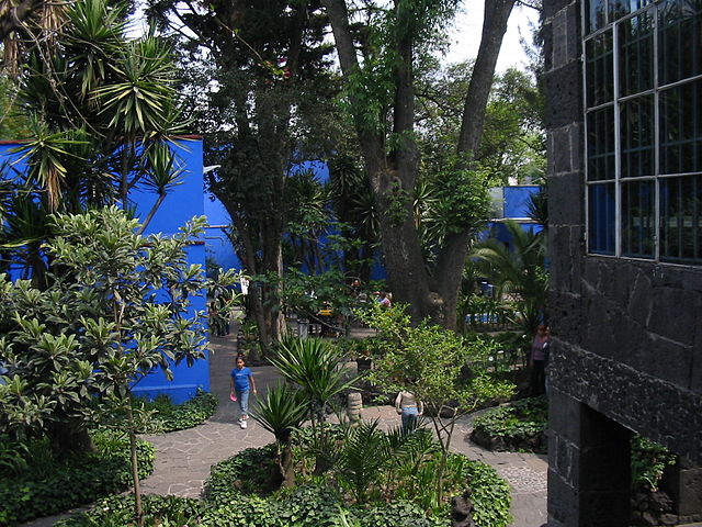 File:PhotoOneCasaAzul.JPG