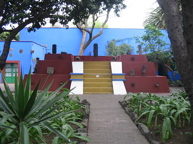 File:PyramidCasaAzul.JPG