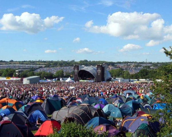 File:OtherStagefriday2004.jpg